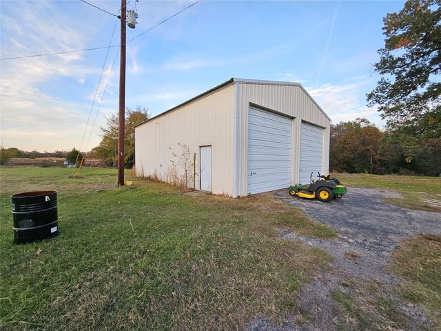 517 County Road 1944, Emory, TX 75440