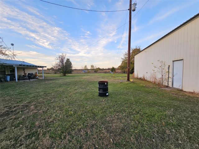 517 County Road 1944, Emory, TX 75440