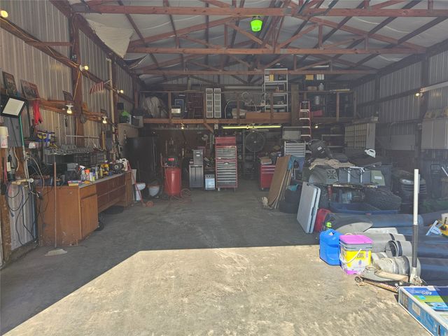 517 County Road 1944, Emory, TX 75440