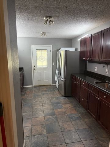 517 County Road 1944, Emory, TX 75440