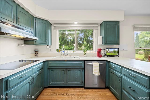 2503 Wickfield Road, West Bloomfield Charter Township, MI 48323