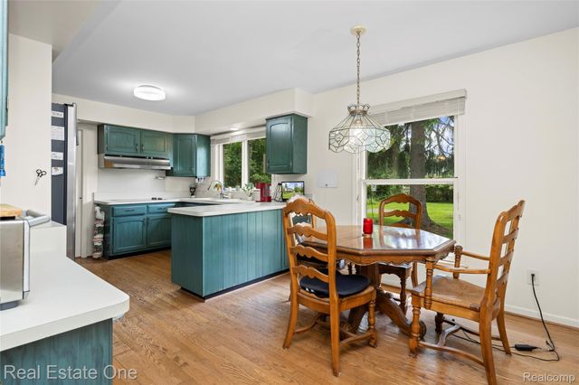 2503 Wickfield Road, West Bloomfield Charter Township, MI 48323