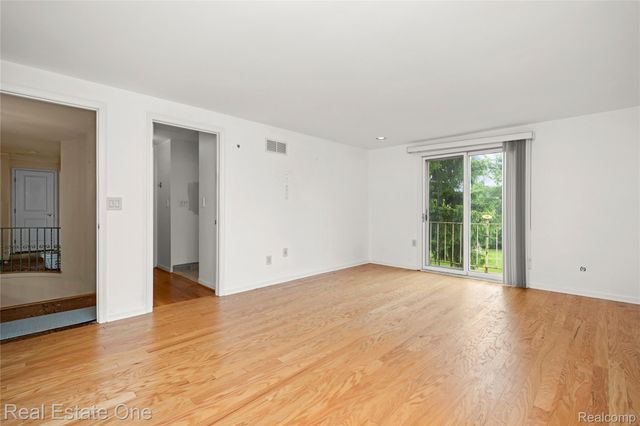 2503 Wickfield Road, West Bloomfield Charter Township, MI 48323