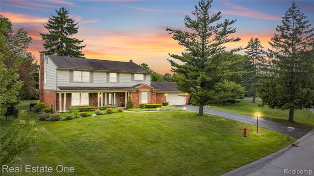 2503 Wickfield Road, West Bloomfield Charter Township, MI 48323