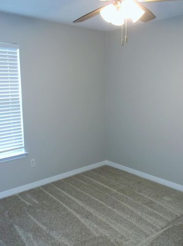 2256 Whispering Pines Boulevard, Navarre, FL 32566