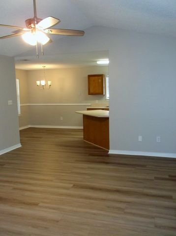 2256 Whispering Pines Boulevard, Navarre, FL 32566