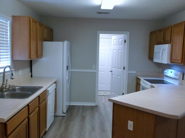 2256 Whispering Pines Boulevard, Navarre, FL 32566