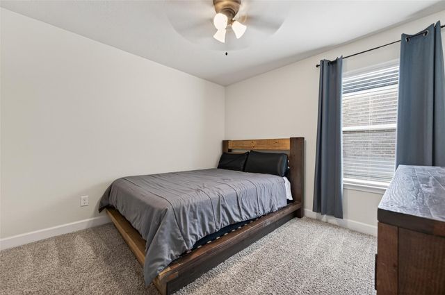 917 Farm Path, Brenham, TX 77833