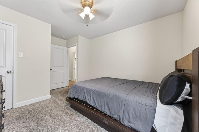 917 Farm Path, Brenham, TX 77833