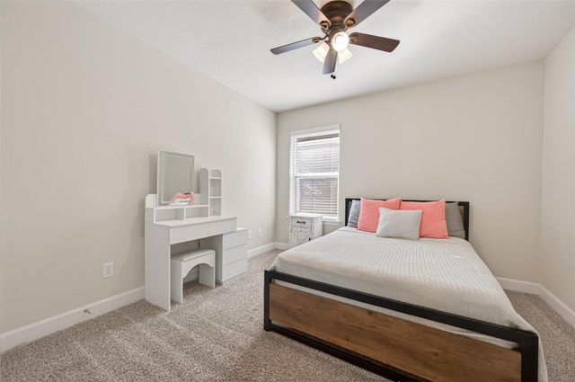 917 Farm Path, Brenham, TX 77833