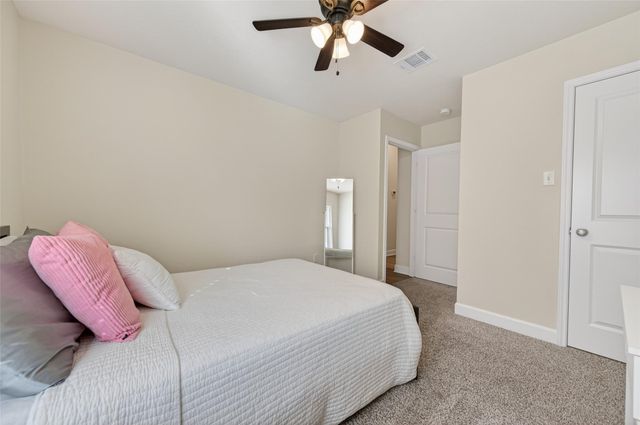 917 Farm Path, Brenham, TX 77833