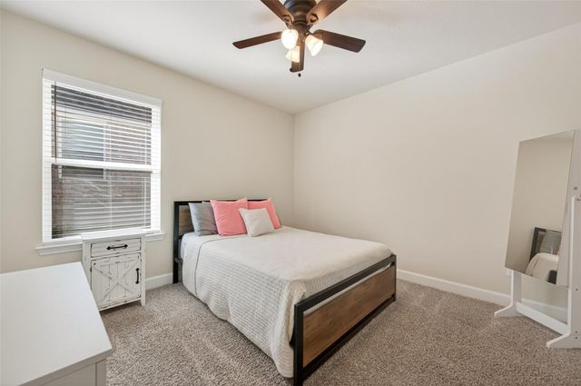 917 Farm Path, Brenham, TX 77833