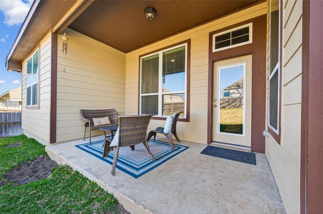 917 Farm Path, Brenham, TX 77833