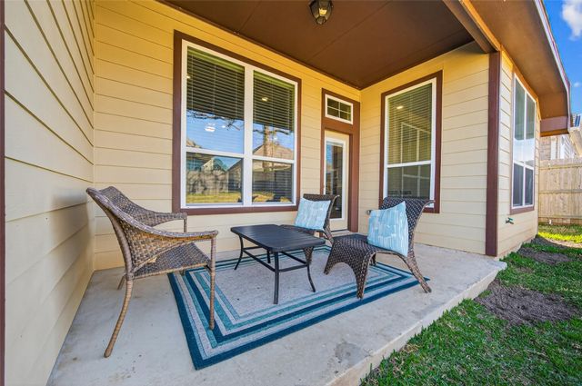 917 Farm Path, Brenham, TX 77833