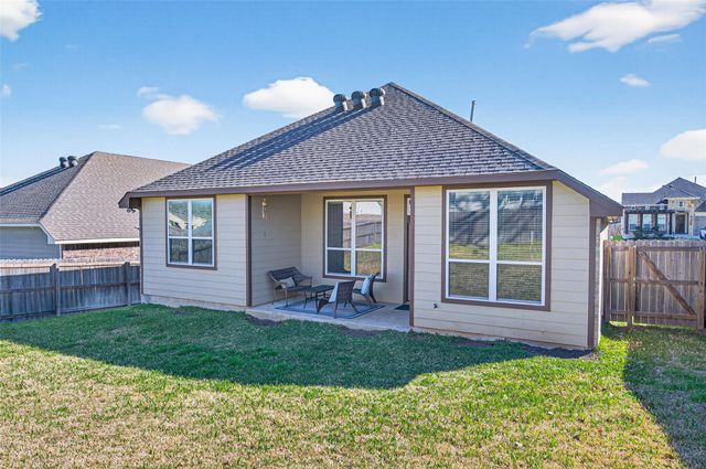 917 Farm Path, Brenham, TX 77833