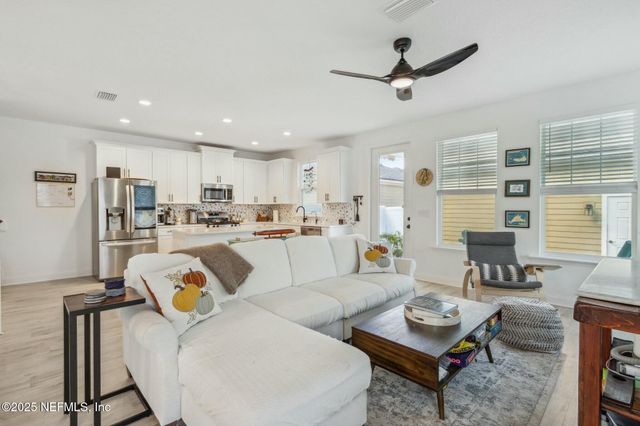 213 DAYDREAM Avenue, Yulee, FL 32097