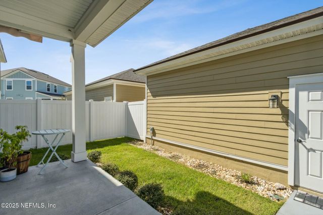 213 DAYDREAM Avenue, Yulee, FL 32097