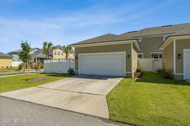 213 DAYDREAM Avenue, Yulee, FL 32097