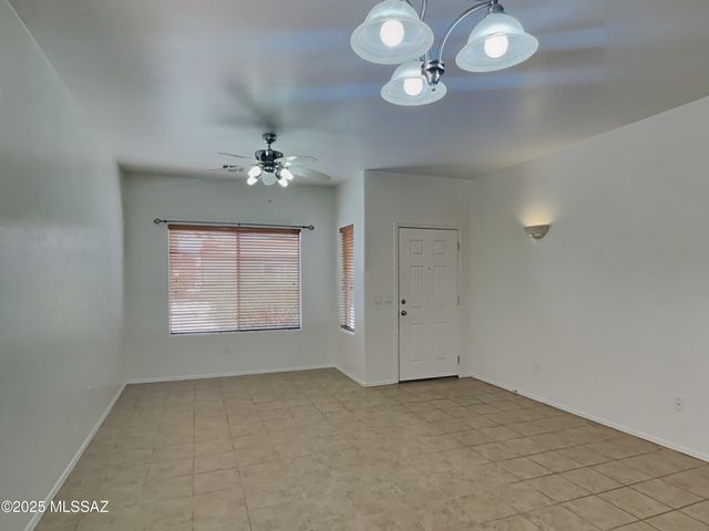 489 E Camino Rancho Seguro, Sahuarita, AZ 85629