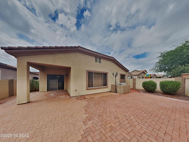 489 E Camino Rancho Seguro, Sahuarita, AZ 85629
