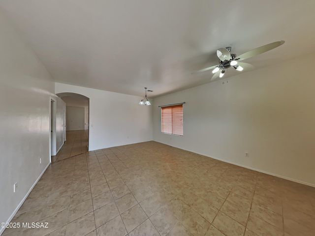 489 E Camino Rancho Seguro, Sahuarita, AZ 85629