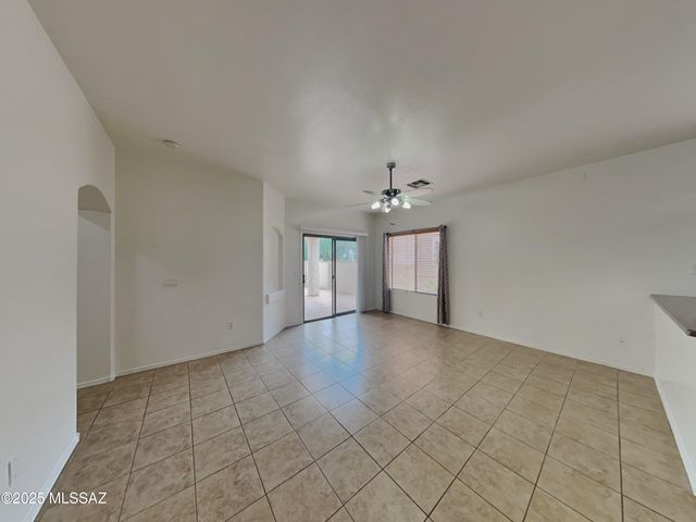 489 E Camino Rancho Seguro, Sahuarita, AZ 85629
