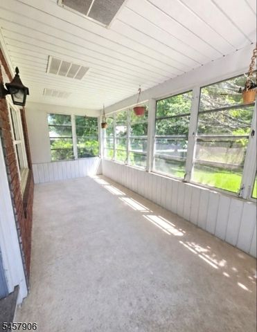 13 Den Herder Dr, Franklin Twp., NJ 08873