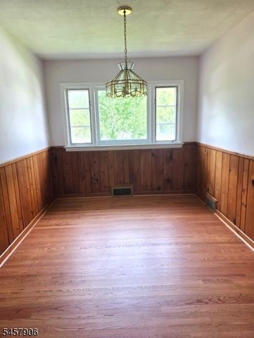 13 Den Herder Dr, Franklin Twp., NJ 08873