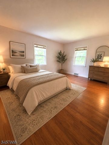 13 Den Herder Dr, Franklin Twp., NJ 08873
