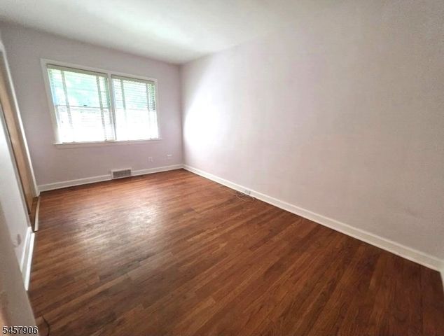 13 Den Herder Dr, Franklin Twp., NJ 08873