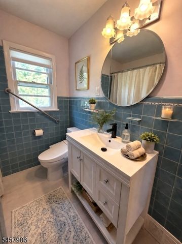 13 Den Herder Dr, Franklin Twp., NJ 08873