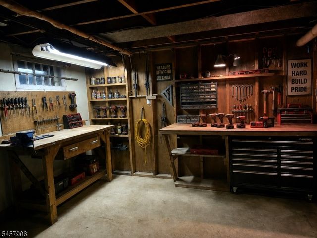 13 Den Herder Dr, Franklin Twp., NJ 08873