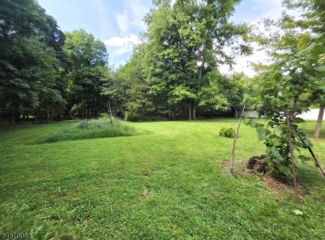 13 Den Herder Dr, Franklin Twp., NJ 08873