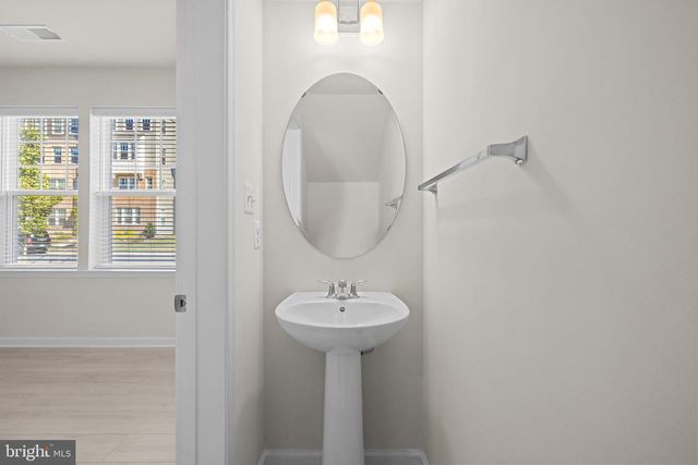 10535 JOHN GLENN ST, Lanham, MD 20706