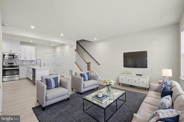 10535 JOHN GLENN ST, Lanham, MD 20706