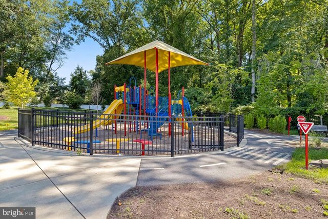 10535 JOHN GLENN ST, Lanham, MD 20706