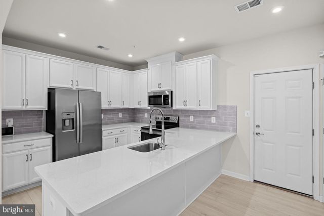 10535 JOHN GLENN ST, Lanham, MD 20706