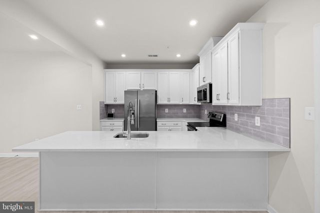 10535 JOHN GLENN ST, Lanham, MD 20706