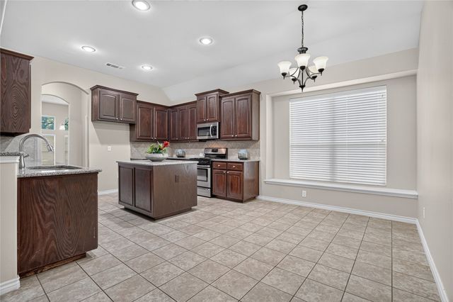 1500 Wren Street, Desoto, TX 75115