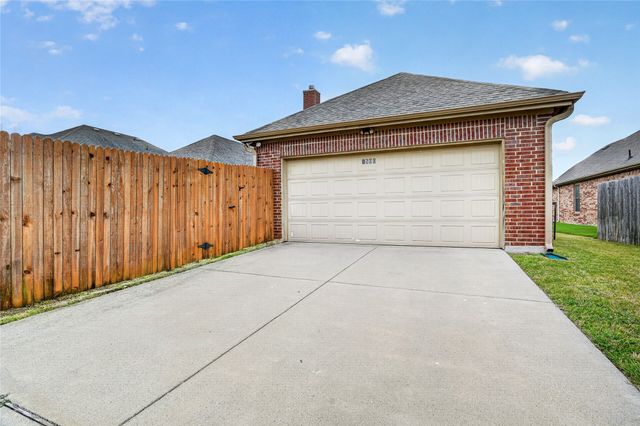 1500 Wren Street, Desoto, TX 75115