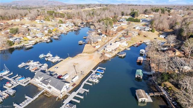 15 Mull Drive, Taylorsville, NC 28681