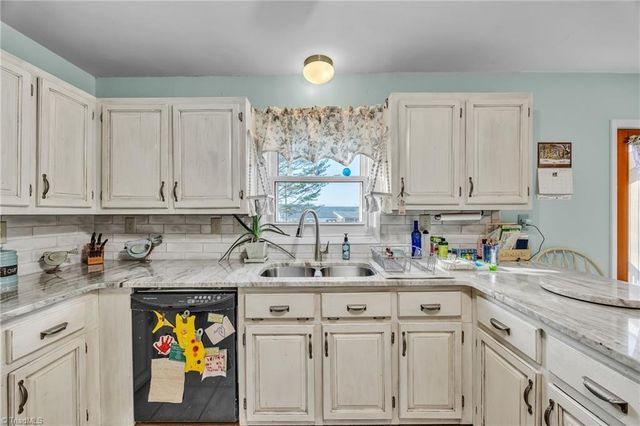 15 Mull Drive, Taylorsville, NC 28681