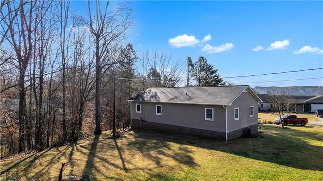 15 Mull Drive, Taylorsville, NC 28681