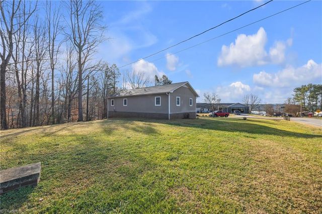 15 Mull Drive, Taylorsville, NC 28681