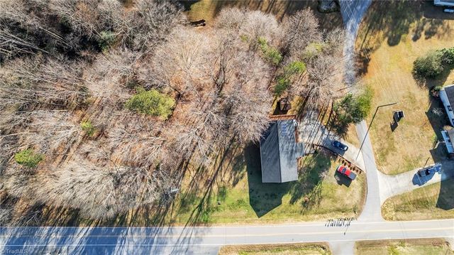 15 Mull Drive, Taylorsville, NC 28681