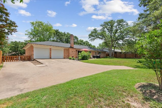 7844 Fairway Road, Woodway, TX 76712