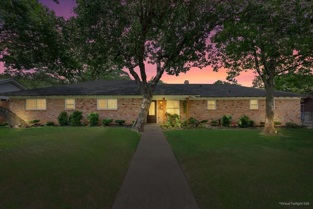 7844 Fairway Road, Woodway, TX 76712