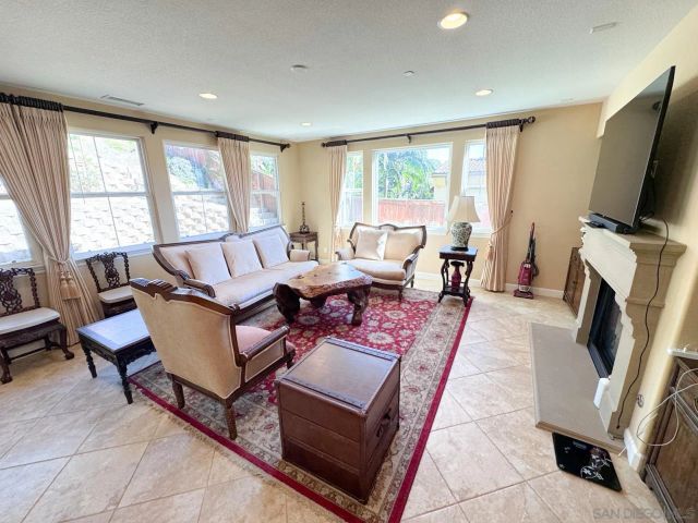 536 Quail Pointe Lane, Encinitas, CA 92024