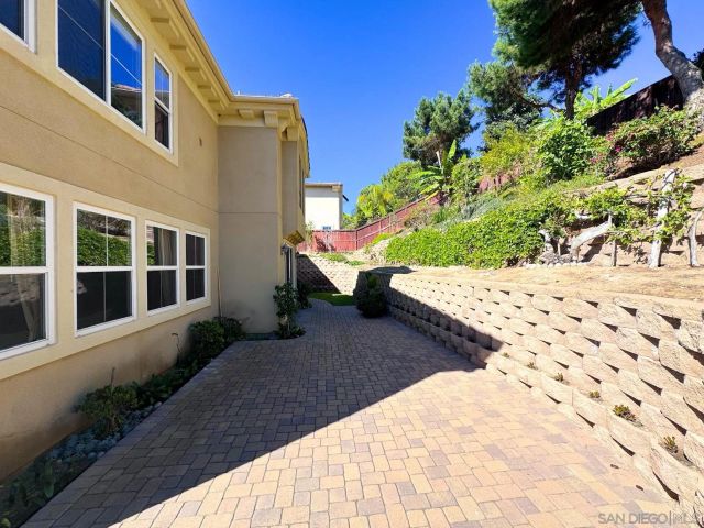 536 Quail Pointe Lane, Encinitas, CA 92024