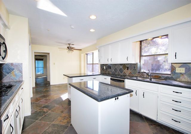 2515 Glenn Lakes Lane, Missouri City, TX 77459